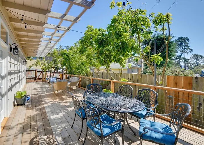 Vacation Rental Home ~ 1 Mi To Carmel Beach!