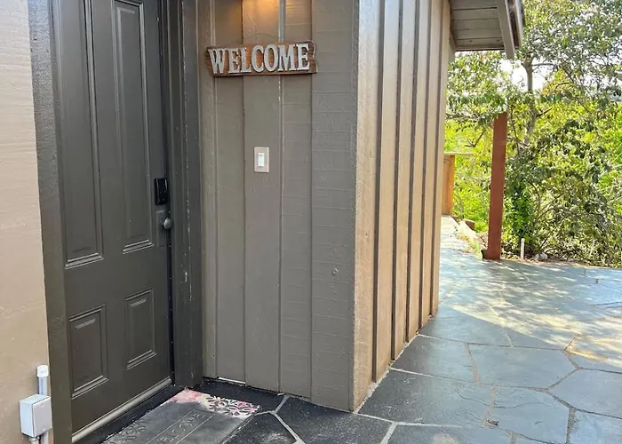 The Midtown Cottage- W/ Private Entrance And Views