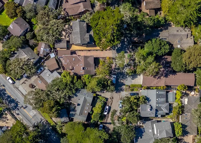 Quaint Carmel - Bungalow Close To Beach